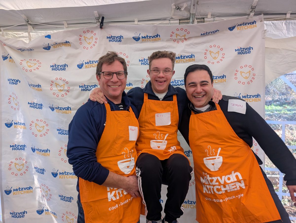 Volunteers cooking at Mitzvah Kitchen